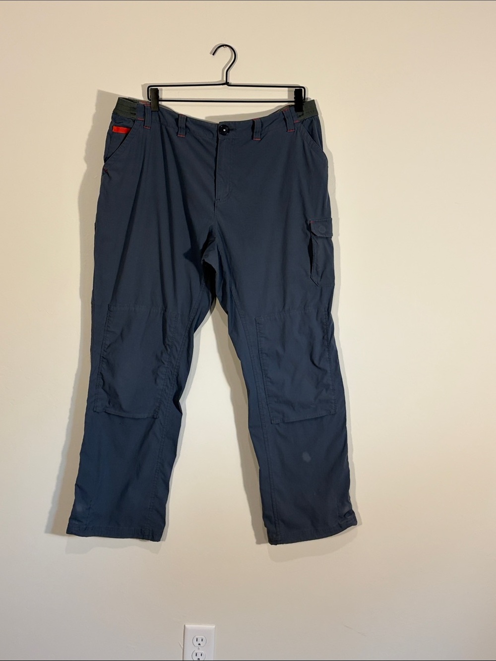 Duluth Trading Co women’s  Dry on the fly  Cargo Pants - Charcoal Gray